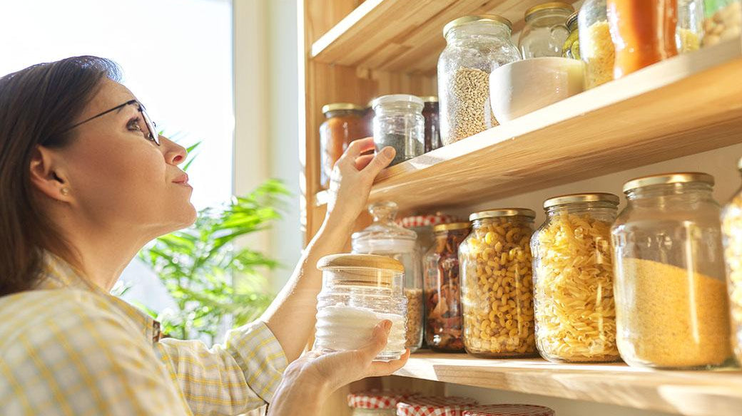 Creating A Plastic-Free Pantry